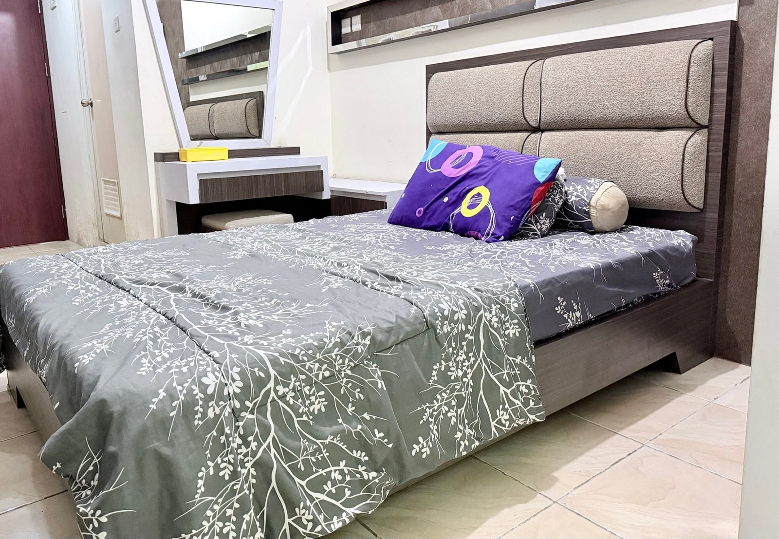 Unit studio plus by Bybee